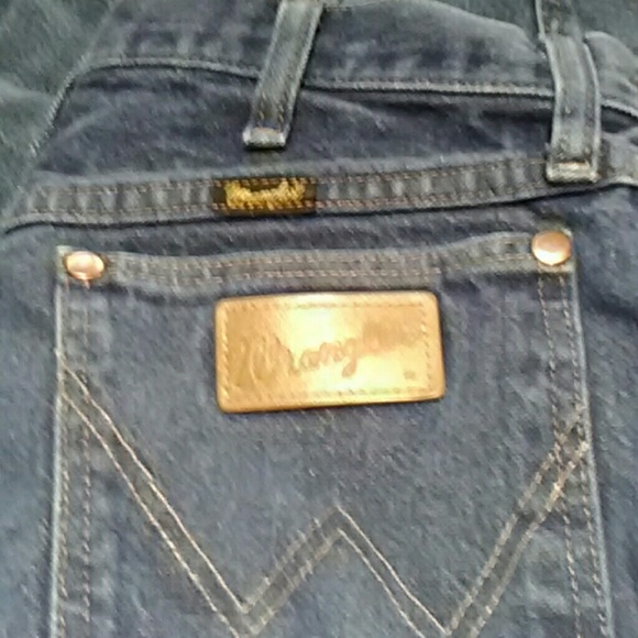 4 pairs of Men's Wrangler jeans - Picture 2 of 3